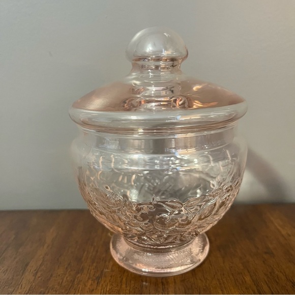 Studio Nova Other - vintage Studio Nova pink glass candy dish with a lid.